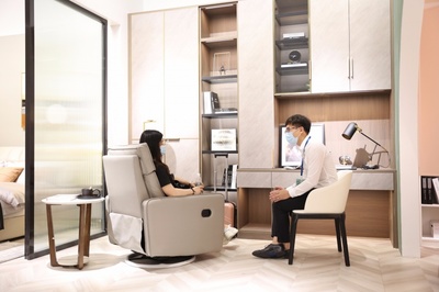 林氏木業(yè)閃耀最I(lǐng)N深圳展 解碼新消費(fèi)時(shí)代下的家居銷(xiāo)售新風(fēng)尚